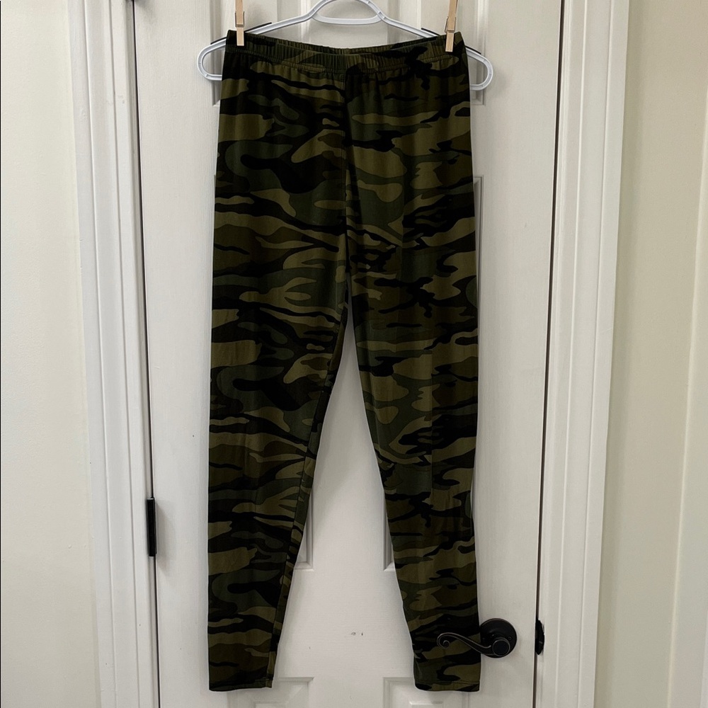 Women’s Camo Leggings